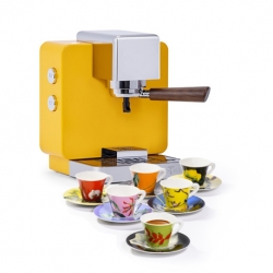 R1 gialla con set di tazzine e caffè a scelta