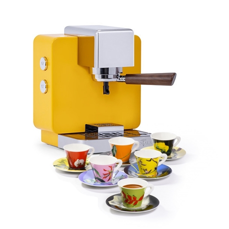 R1 gialla con set di tazzine e caffè a scelta